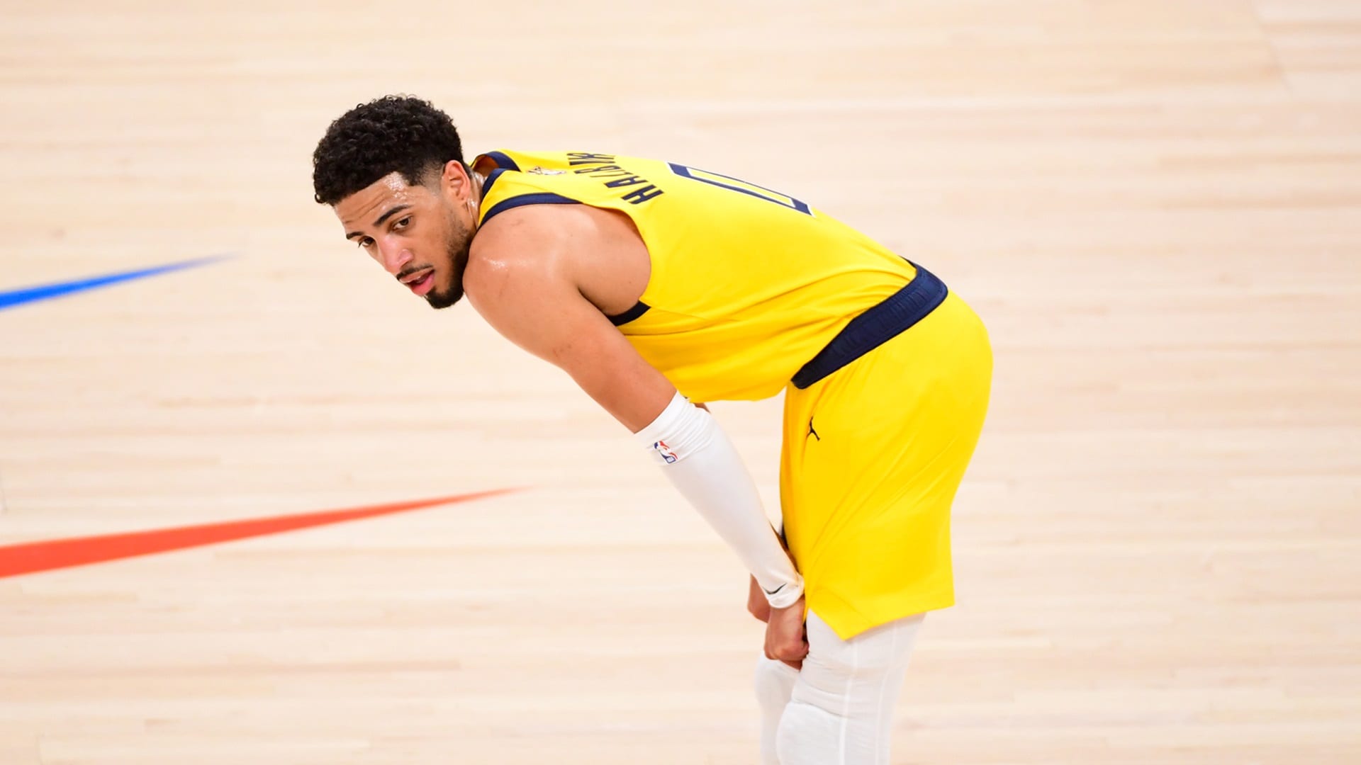 Pacers' Tyrese Haliburton struggles through apparent leg injury in Game 5