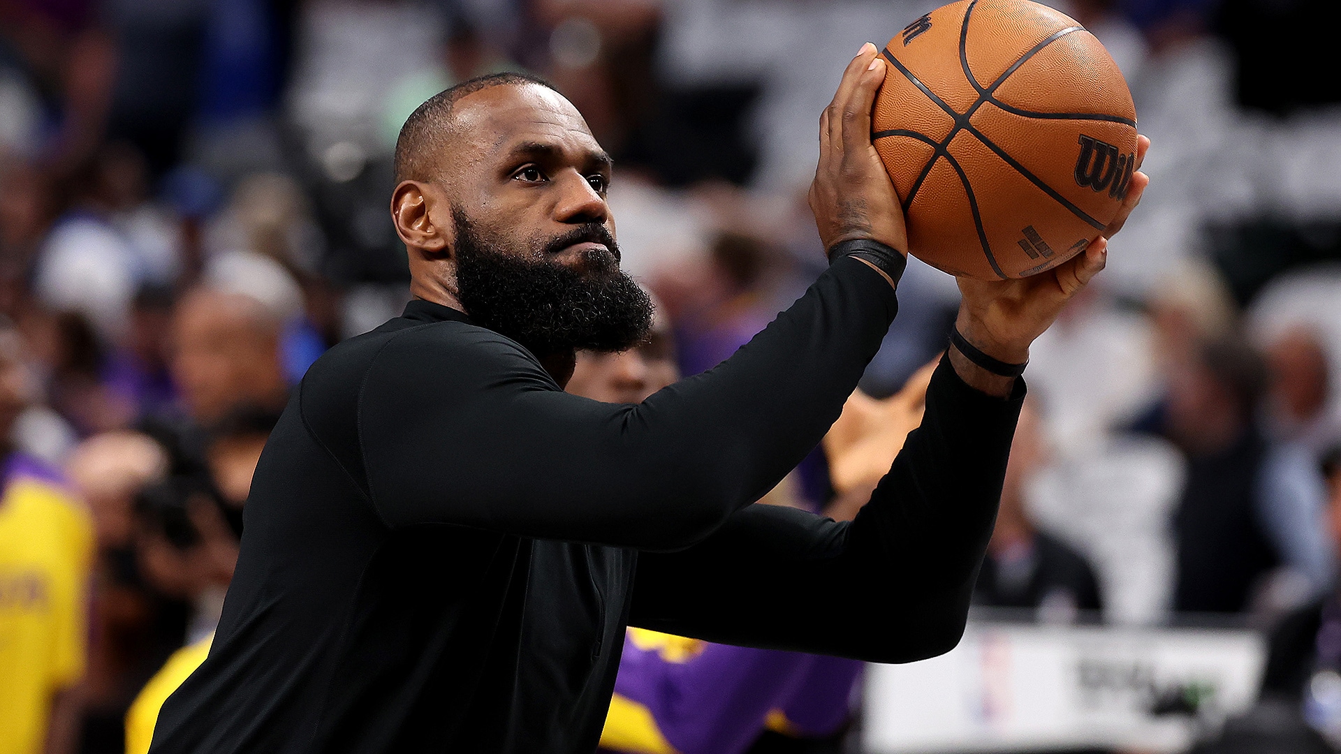 LeBron James moves to No. 2 in games played